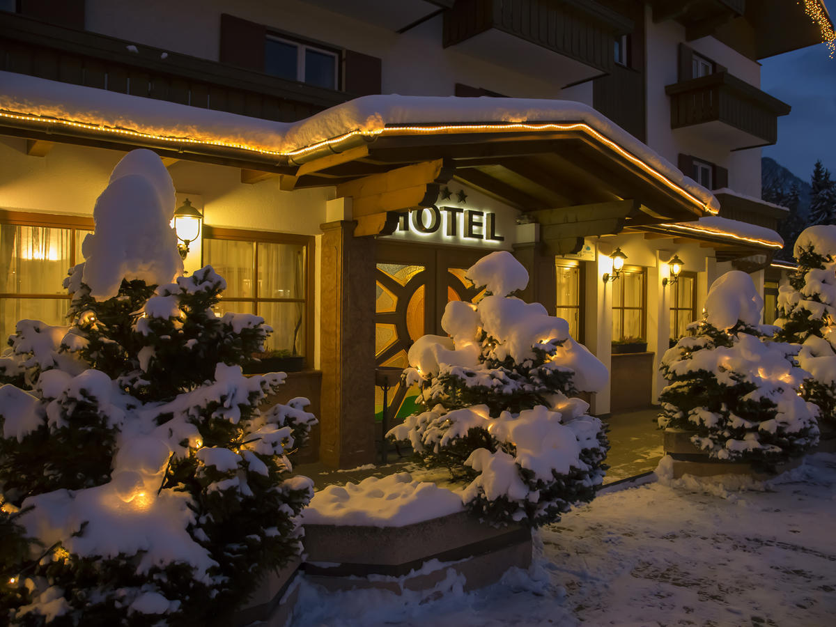 Hotel Sole - Sonne Toblach Buitenkant foto